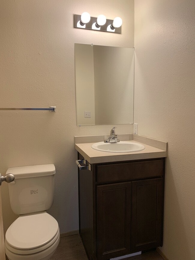 Foto del edificio - Quiet 4 bedroom two bath home in Aloha