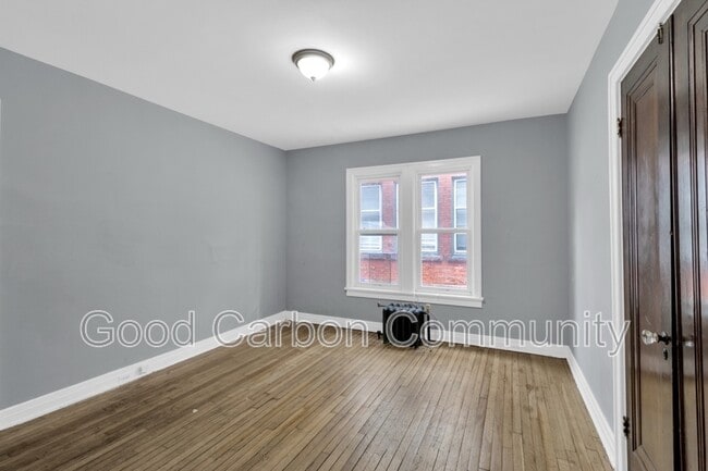 Building Photo - 328 Elmwood Ave