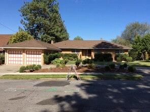 Building Photo - 3417 N Columbia Cir