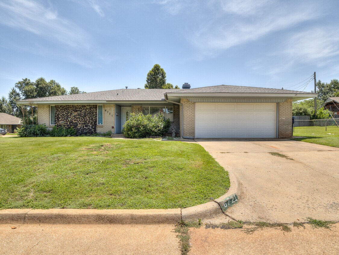 Foto principal - 6721 St Mary's Cir