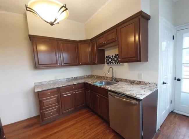 Building Photo - 1085 Highland Ave