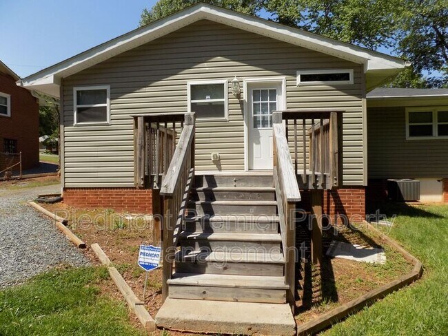 Foto del edificio - 1212 Brookwood Dr