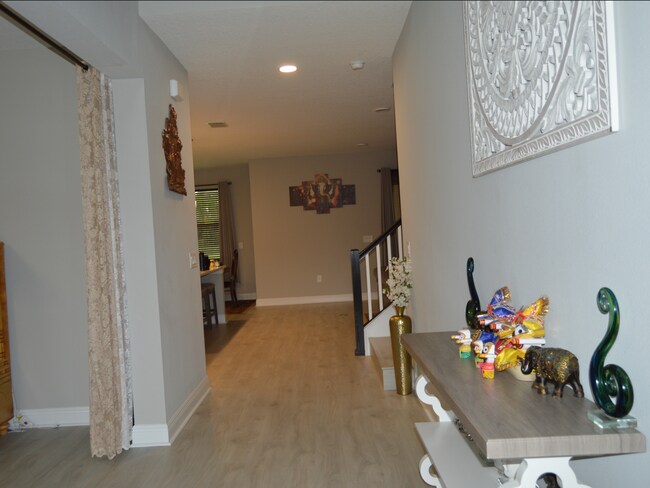 Building Photo - 10603 New Morning Dr