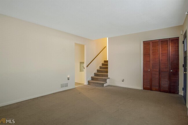 Foto del edificio - 2000 Jones Rd NW