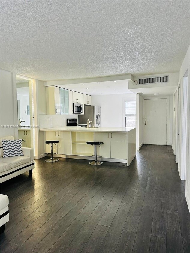 Foto principal - 20400 W Country Club Dr