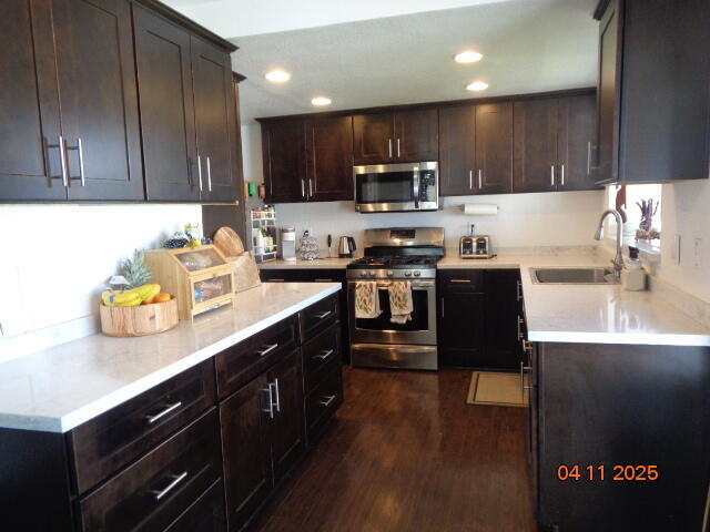 Building Photo - 3055 Paxton Ave