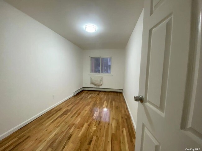 Foto del edificio - 135-37 Coolidge Ave