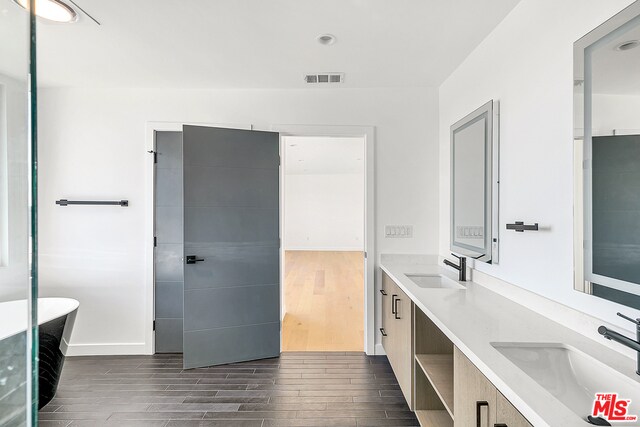Building Photo - 1210 Larrabee St