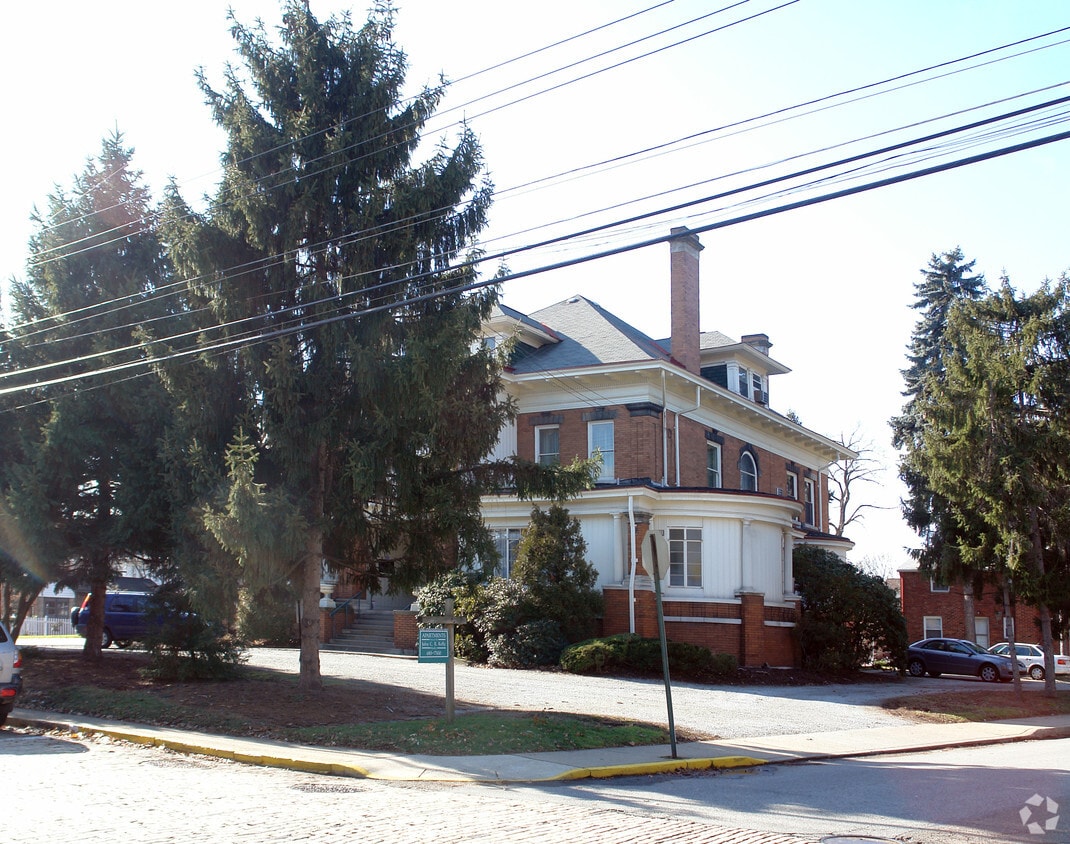 127 Delafield Ave, Pittsburgh, PA 15215 Apartments in Pittsburgh, PA