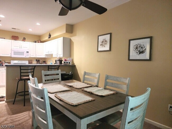 Foto del edificio - 53 Mountain View Ct