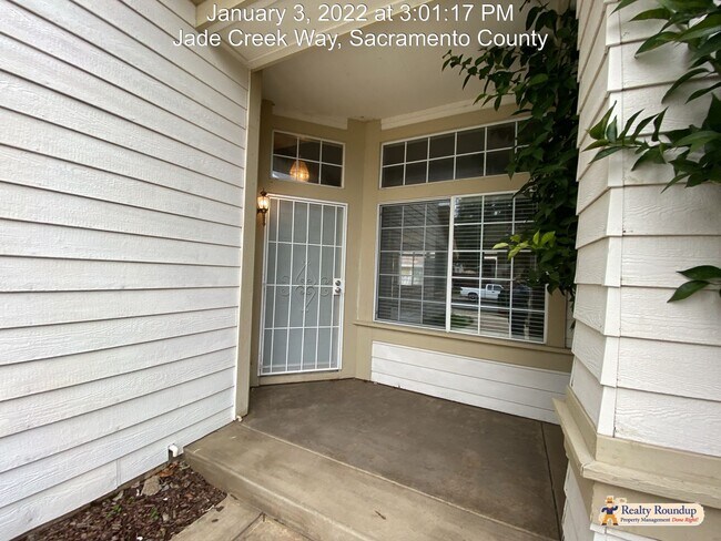 Building Photo - Cute Two Story Home with Fireplace