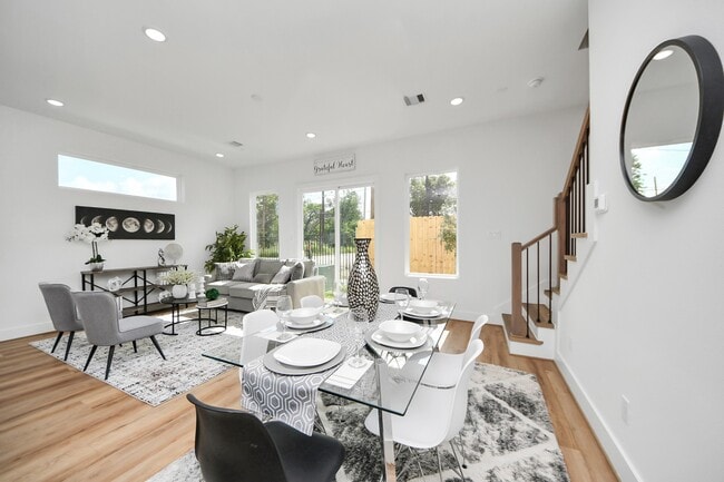 Building Photo - 2434 Harrington St