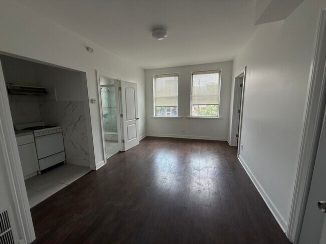 Foto del edificio - 3420 W Irving Park Rd