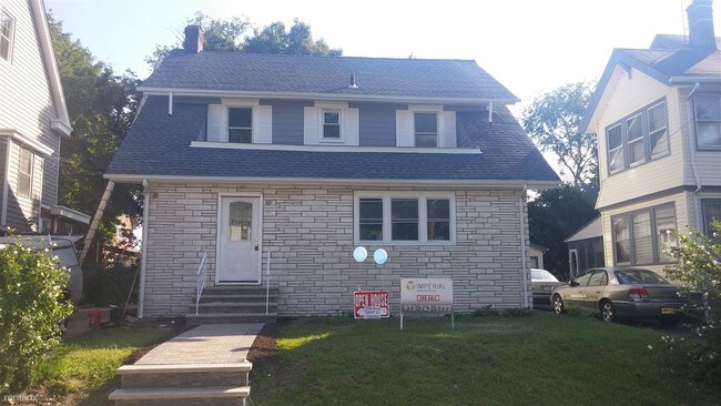 Building Photo - 44 Pomona Ave