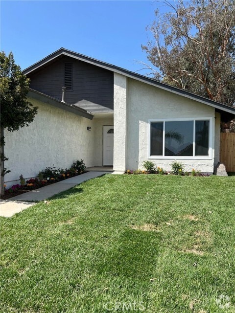 Building Photo - 5912 Santa Ana Ave
