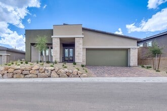 Building Photo - 12612 Heritage Hts Dr