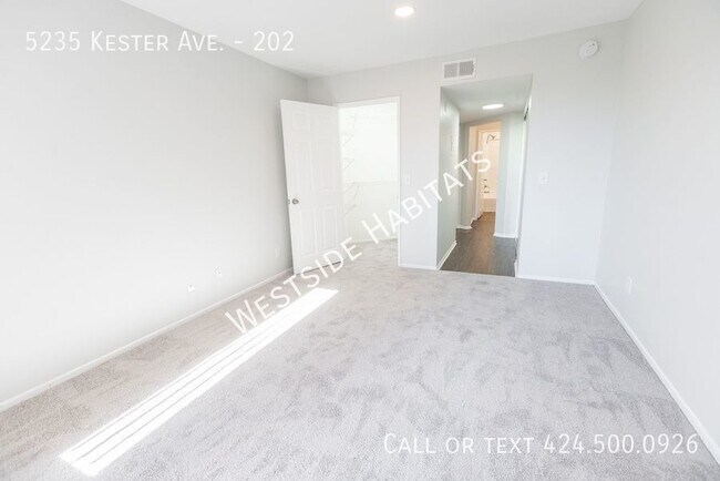 Foto del edificio - 5235 Kester Ave