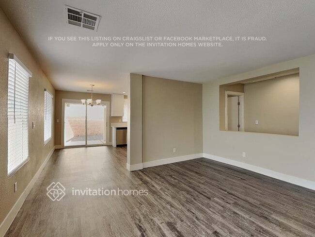 Foto del edificio - 8648 Shady Pines Dr