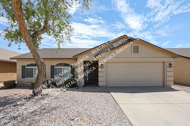 Building Photo - 4819 E Whitehall Dr