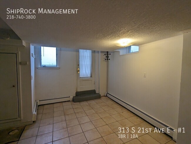 Building Photo - 313 S 21st Ave E