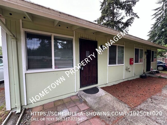 Building Photo - Pacific Terrace Cozy 1 Bedroom Duplex Avai...