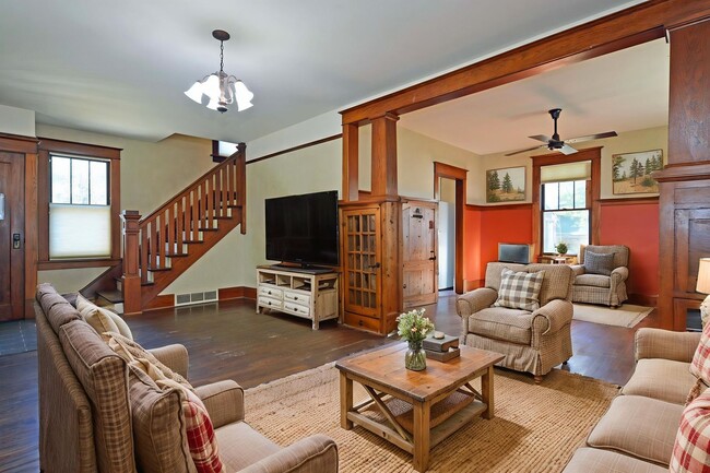 Foto del edificio - Beautiful 3-Bed 2-Bath Home Available In N...