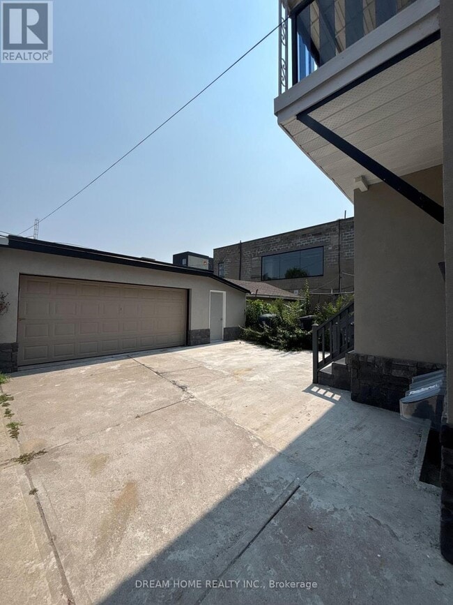 Building Photo - 9 Rusholme Dr