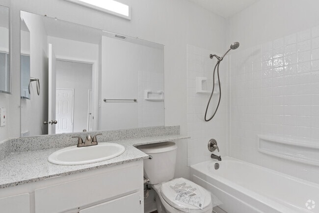 2BR, 2BA - 875SF - Bathroom - Marigold Lane Apartments