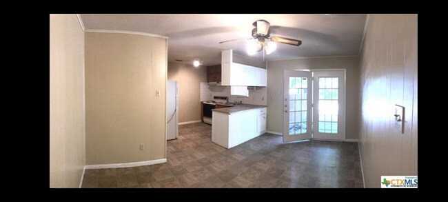 Foto del edificio - 2200 Estelle Ave