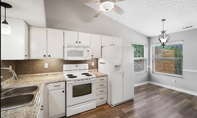 Cocina reformada - 2338 Nottaway Ct
