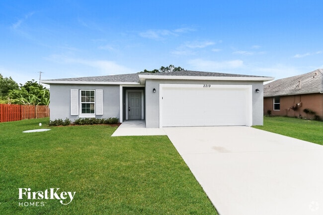 Building Photo - 2219 SW Haycraft Cir