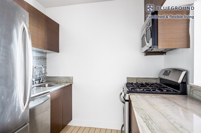 Building Photo - 235 W 48th St