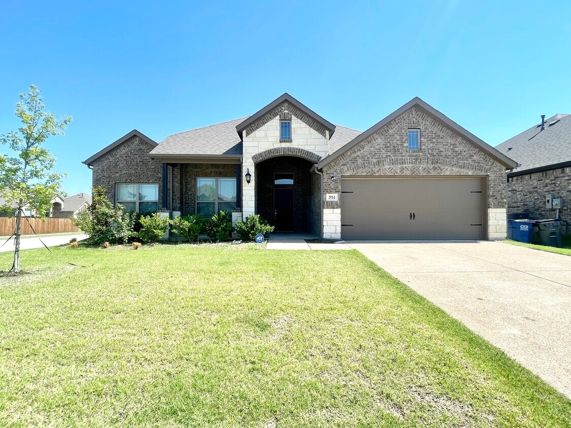 Primary Photo - 2914 Bobcat Dr