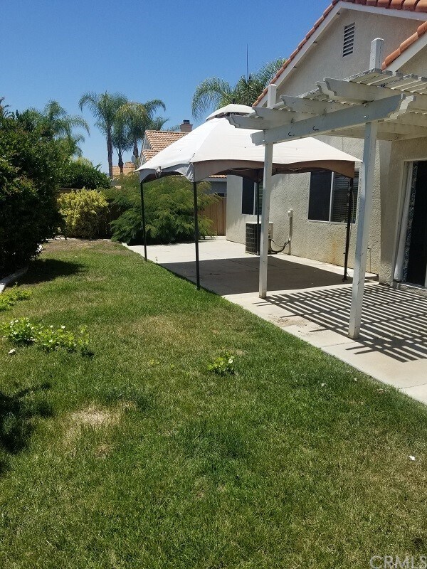 Building Photo - 40000 Daphne Dr