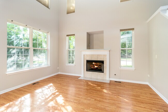 Foto del edificio - 2804 White Thorn Cir