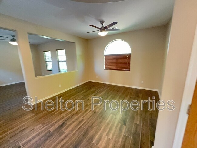 Foto del edificio - 20877 W Court St