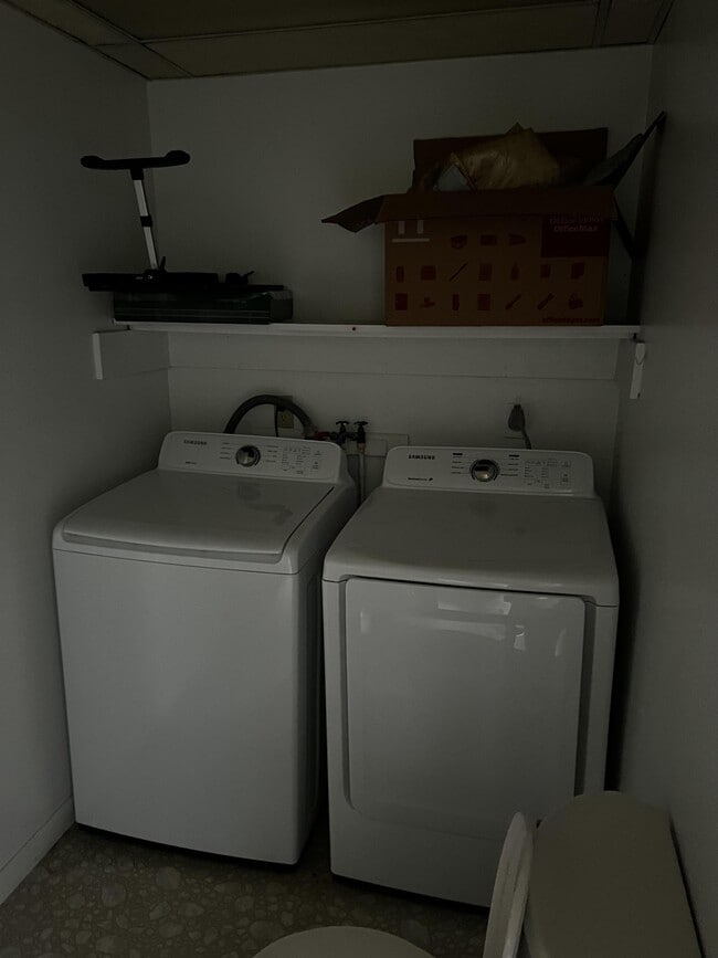 Foto del edificio - 238 Trimble Ave