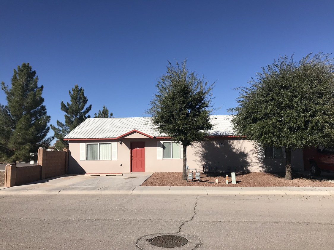 Primary Photo - Desert Ridge Apartments