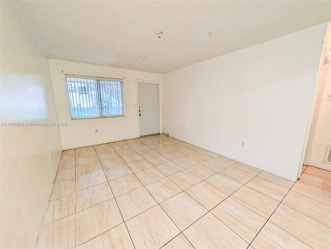 Foto del edificio - 6040 SW 26th St