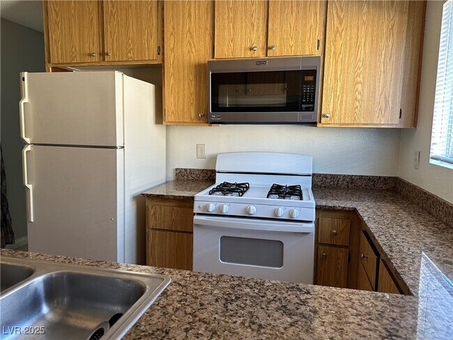 Building Photo - 6841 Arroyo Ave