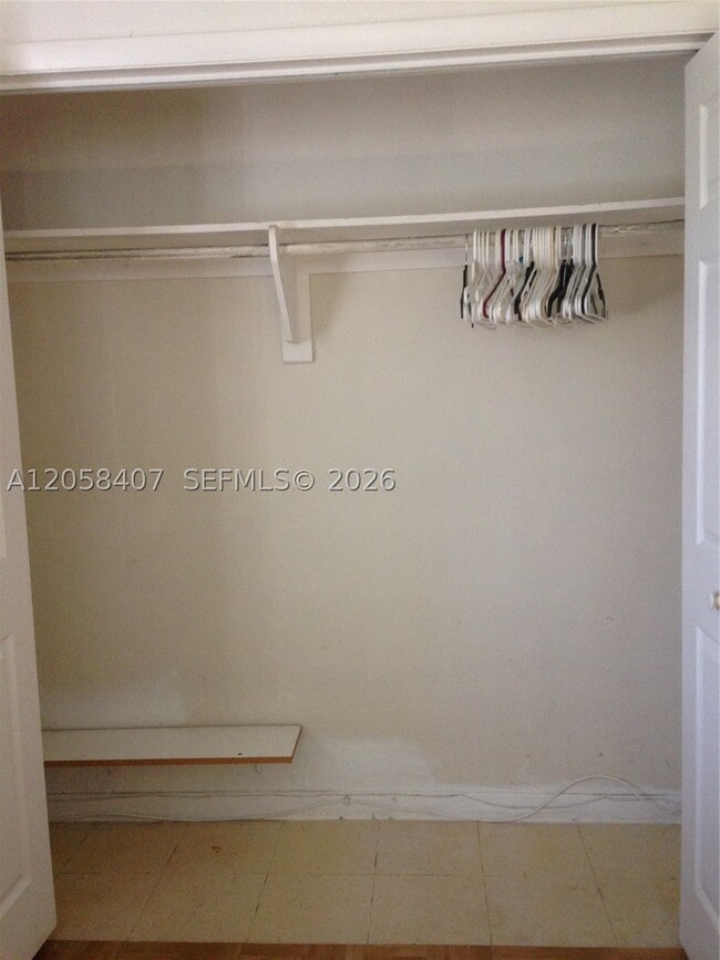 Building Photo - 2734 SW 24th St