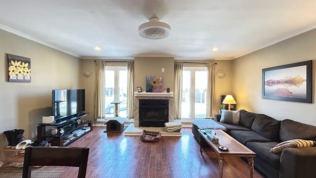 Building Photo - 119 Mountainview Rd N