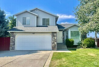 Building Photo - 617 Orangewood Ln