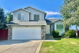 Building Photo - 617 Orangewood Ln