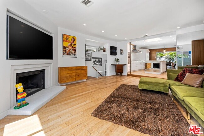 Foto del edificio - 905 Pine Grove Ave