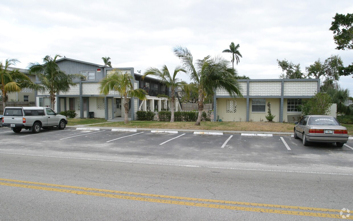 Building Photo - Loch Haven