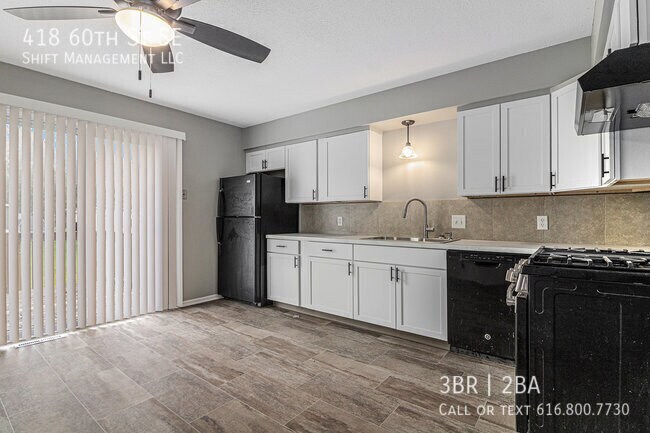 Foto del edificio - 418 60th St SE