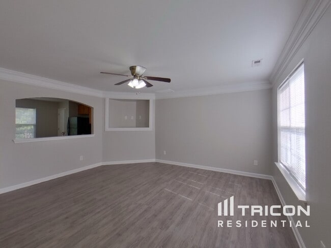 Building Photo - 4156 Broadstairs Dr SW