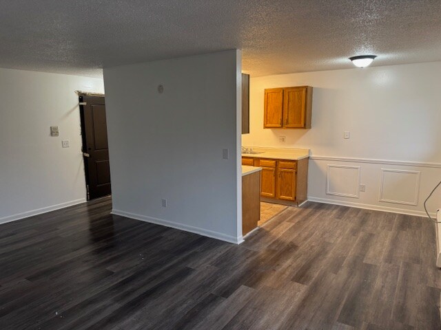 Building Photo - 595 Wagner Dr