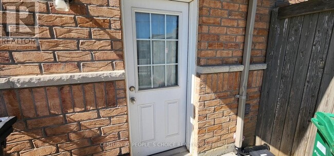 Building Photo - 60 Divinity Cir